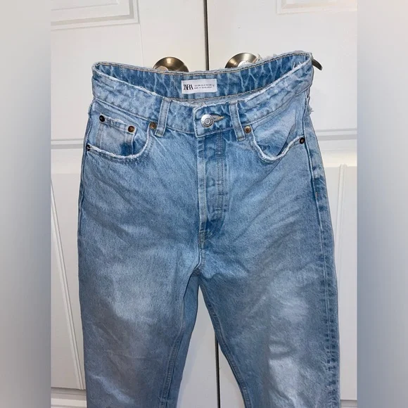 Zara Straight Leg Jeans - Picture 2 of 3